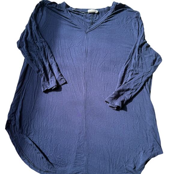 Simple eggplant shortsleeved tshirt size XL A few small blemishes - Picture 2 of 6